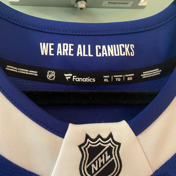 Mens NHL Vancouver Canucks jersey XL Elias Pettersson - Picture 3 of 5